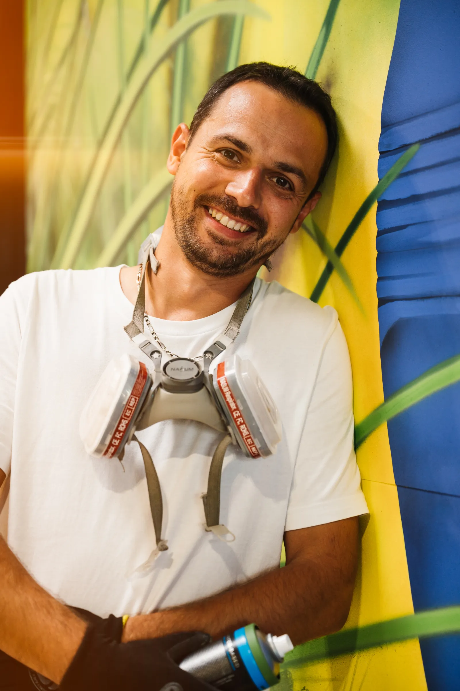 Guillaume Jeanjean en pleine réalisation d’une fresque