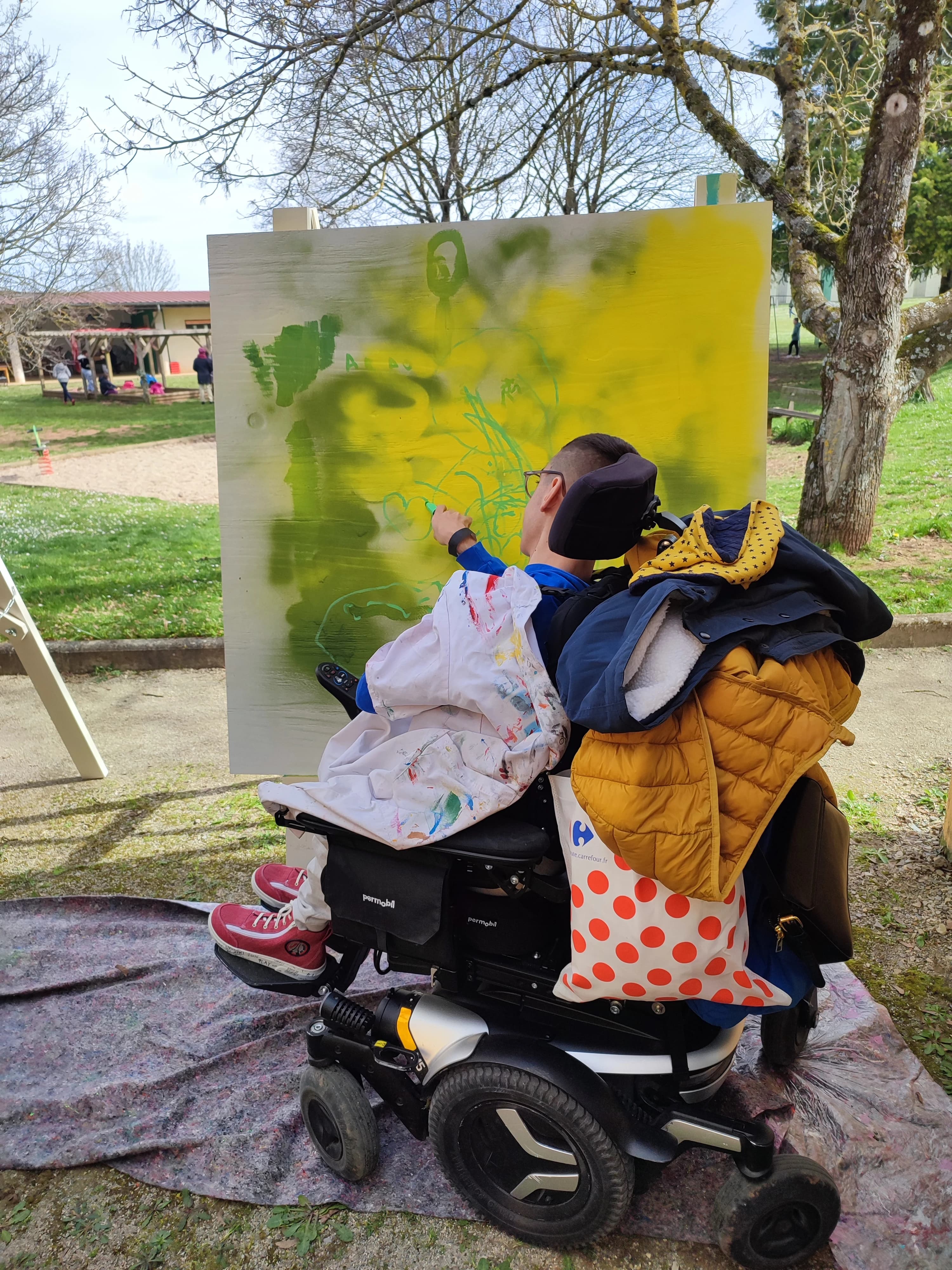 Fresque participative enfants — résultat coloré
