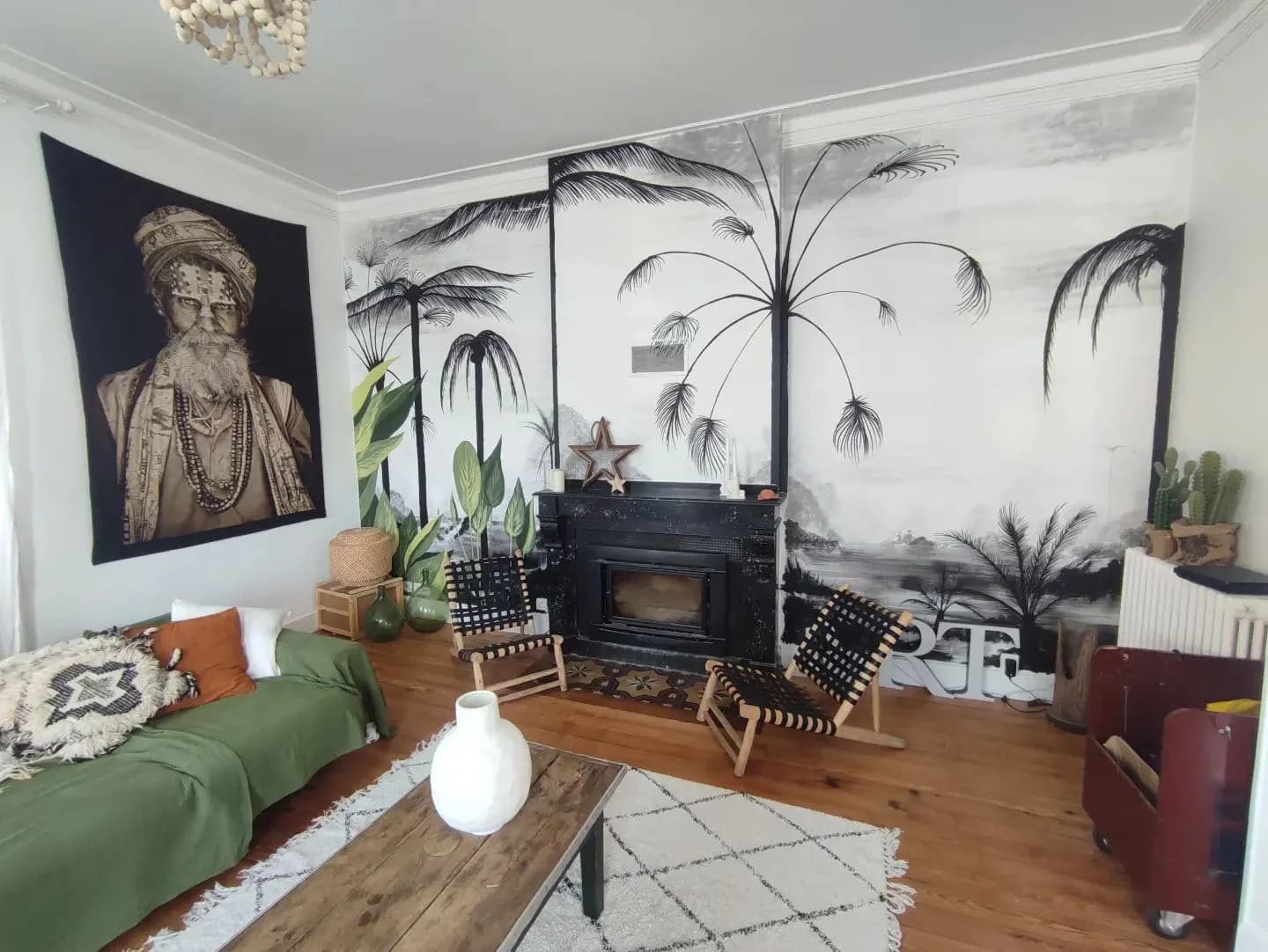Fresque murale lion réaliste — intérieur particulier